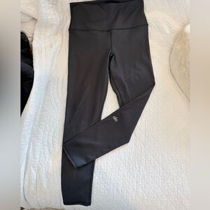 ALO Yoga Airbrush Women’s Black Leggings | Size S